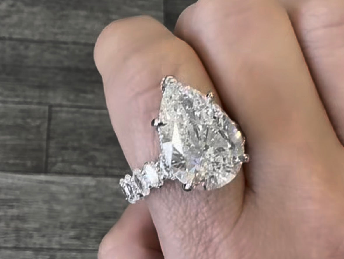 Custom Oval/pear diamond engagement ring